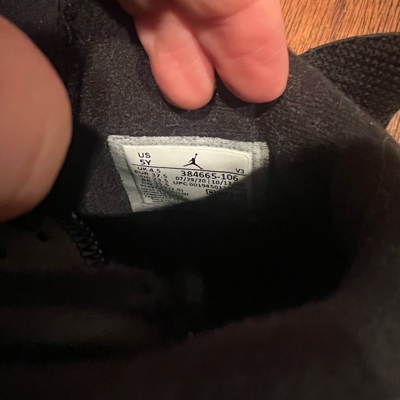 Air Jordan Retro Carmine 6 - Picture 3 of 5